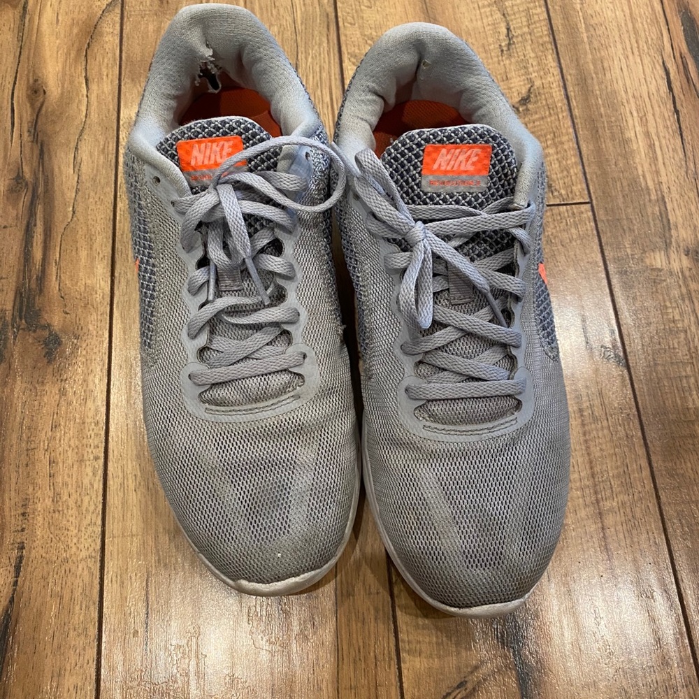 Nike tennis shoes